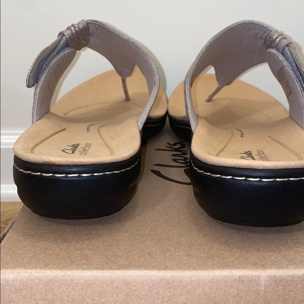Clarks Laurieann Rae Sandal in Taupe Metallic 12W